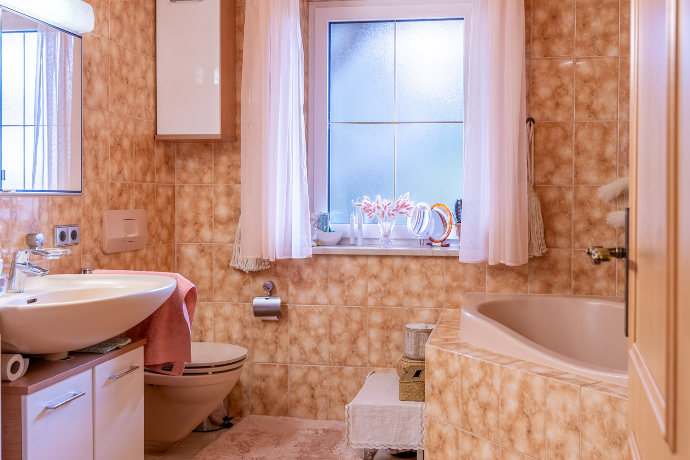 Großzügiges Wohnhaus mit Garten - Wintergarten & PV – ruhig gelegenes Raumwunder