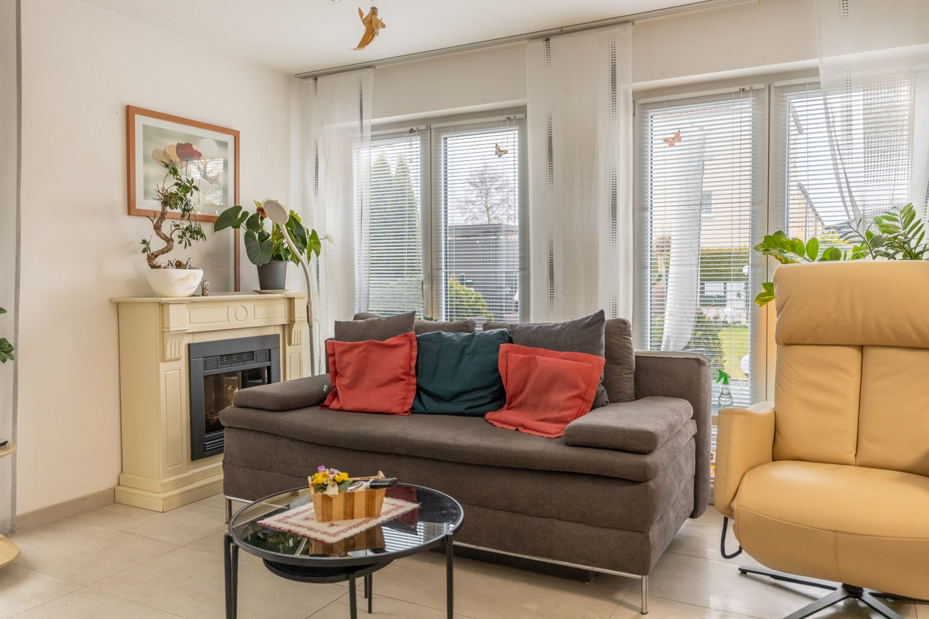 Geschmackvolle Gartenwohnung von 2013 – modern - hell und ideal gelegen