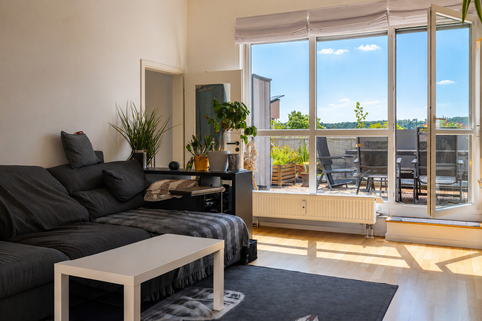 Sonne - Ruhe - Zuhause - Stilvolle Dachgeschosswohnung mit großer Südterrasse