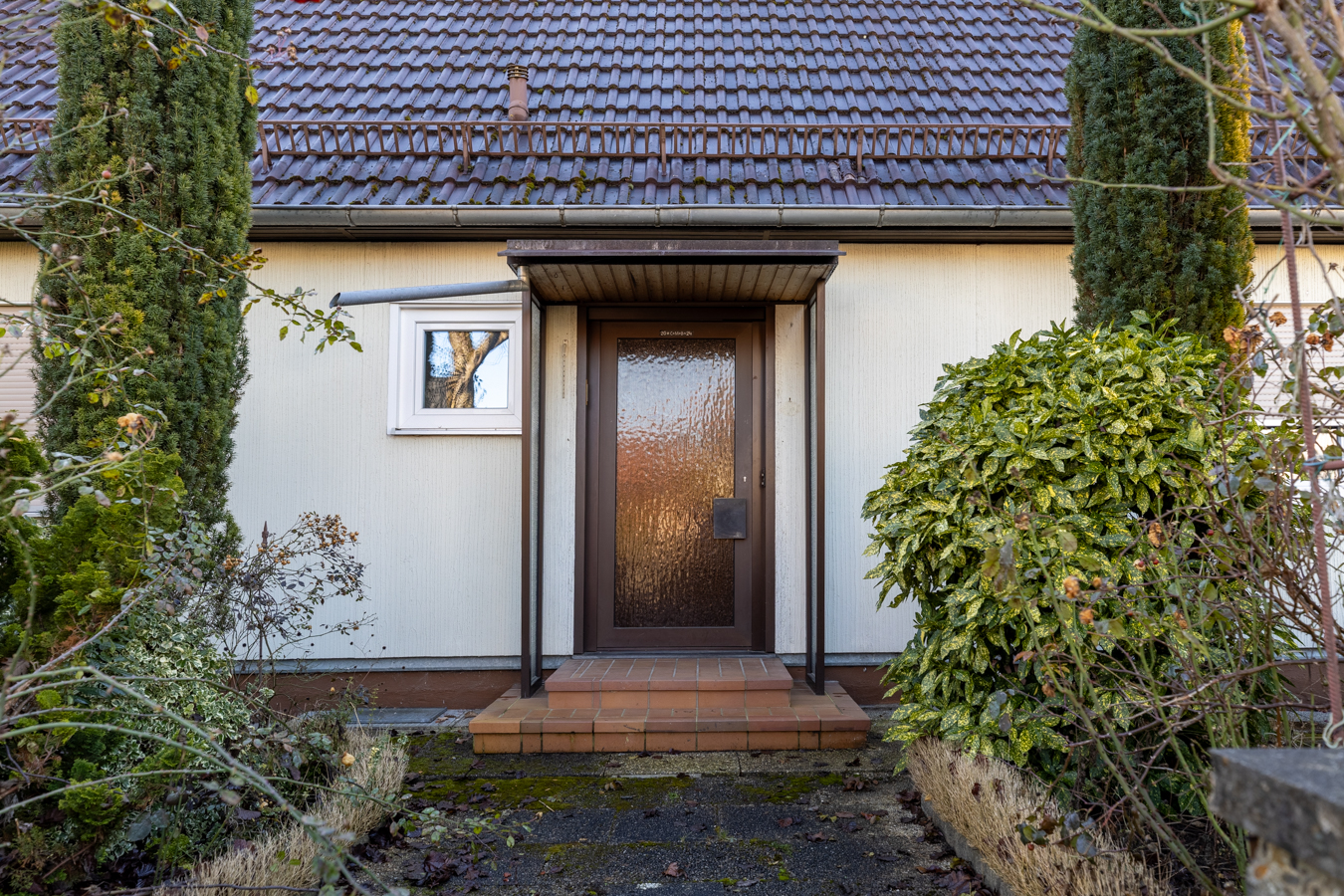 Handwerker-Projekt zur Renovierung (OKAL-Fertighaus mit PV-Anlage)