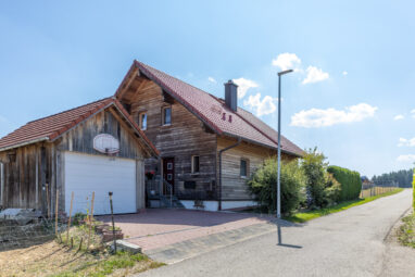 Natürlich wohnen, idyllisch leben – nachhaltiges Familienhaus in ruhiger Ortsrandlage