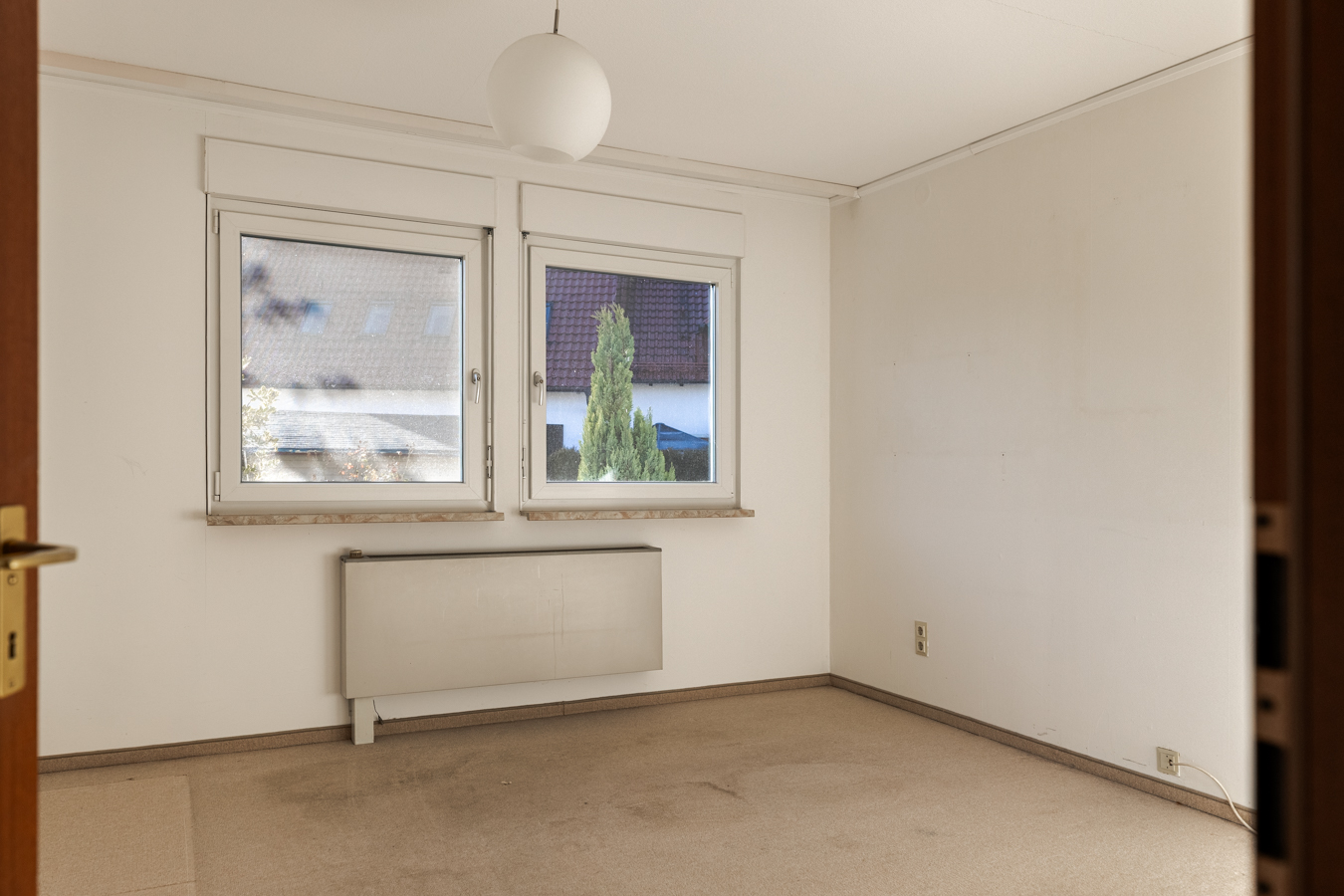 Handwerker-Projekt zur Renovierung (OKAL-Fertighaus mit PV-Anlage)