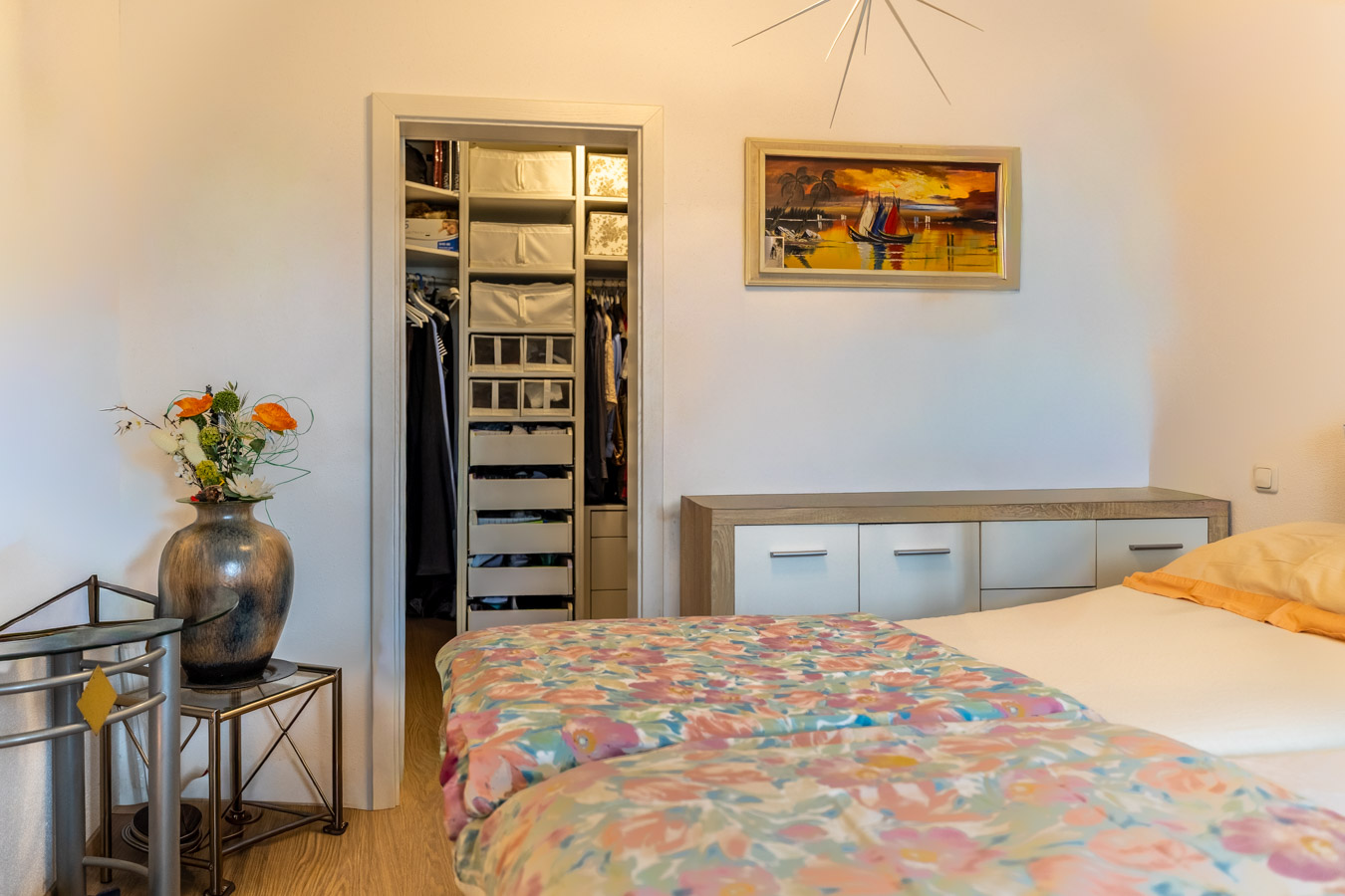 Geschmackvolle Gartenwohnung von 2013 – modern - hell und ideal gelegen