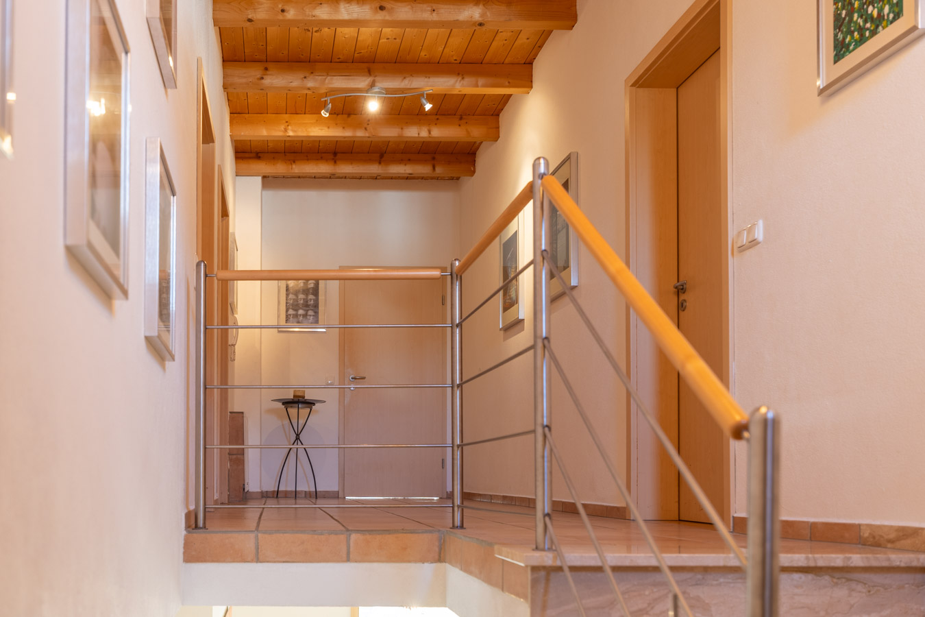 Stilvolles Einfamilienhaus mit traumhaftem Ausblick - Doppelgarage & Vollunterkellerung