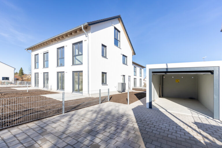 Exklusive Neubau-DHH mit Keller in bester Lage in Türkenfeld