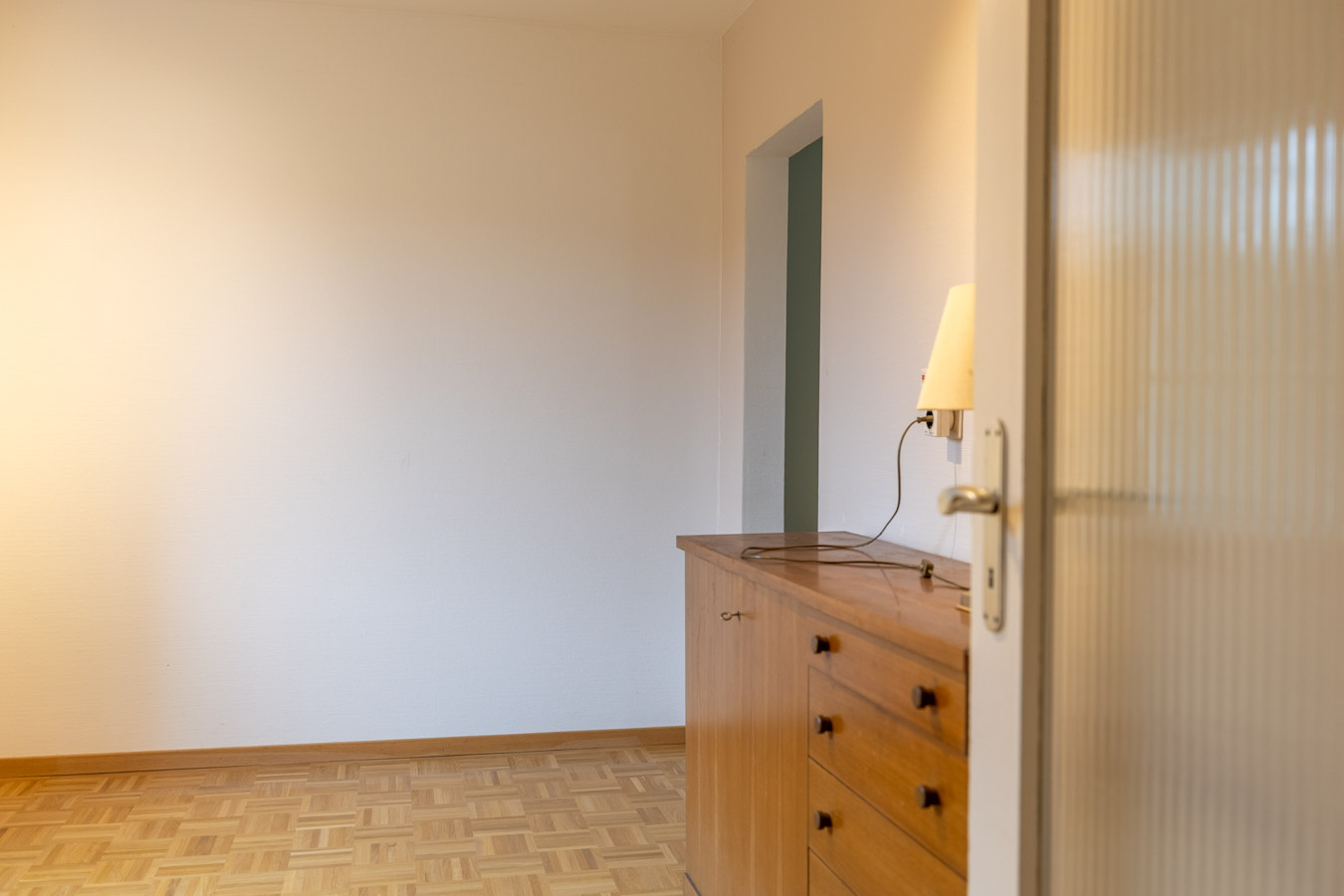 Familienidyll in Bogenhausen: Doppelhaushälfte mit sonnigem Westgarten & Grünblick