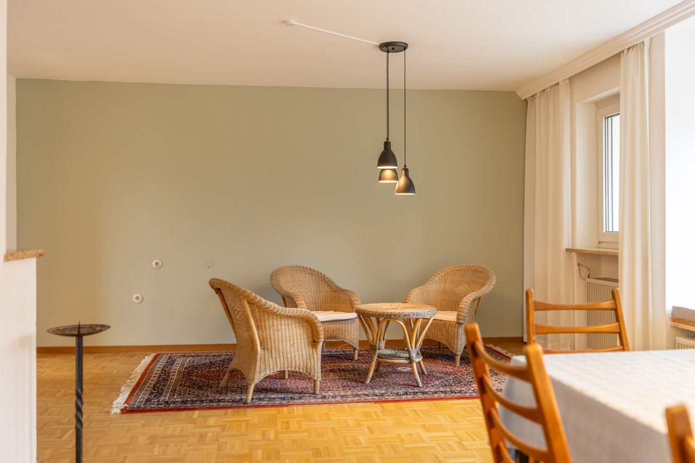 Familienidyll in Bogenhausen: Doppelhaushälfte mit sonnigem Westgarten & Grünblick