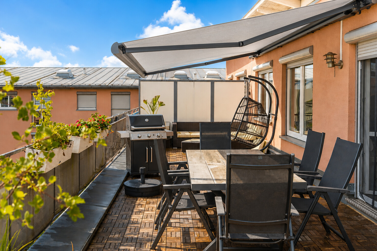 Sonne - Ruhe - Zuhause - Stilvolle Dachgeschosswohnung mit großer Südterrasse