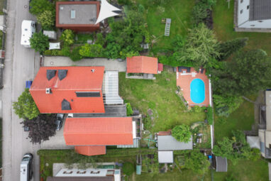 Seltene Gelegenheit in München-Allach: Fünfparteienhaus mit traumhaftem Grundstück, Pool und Garten