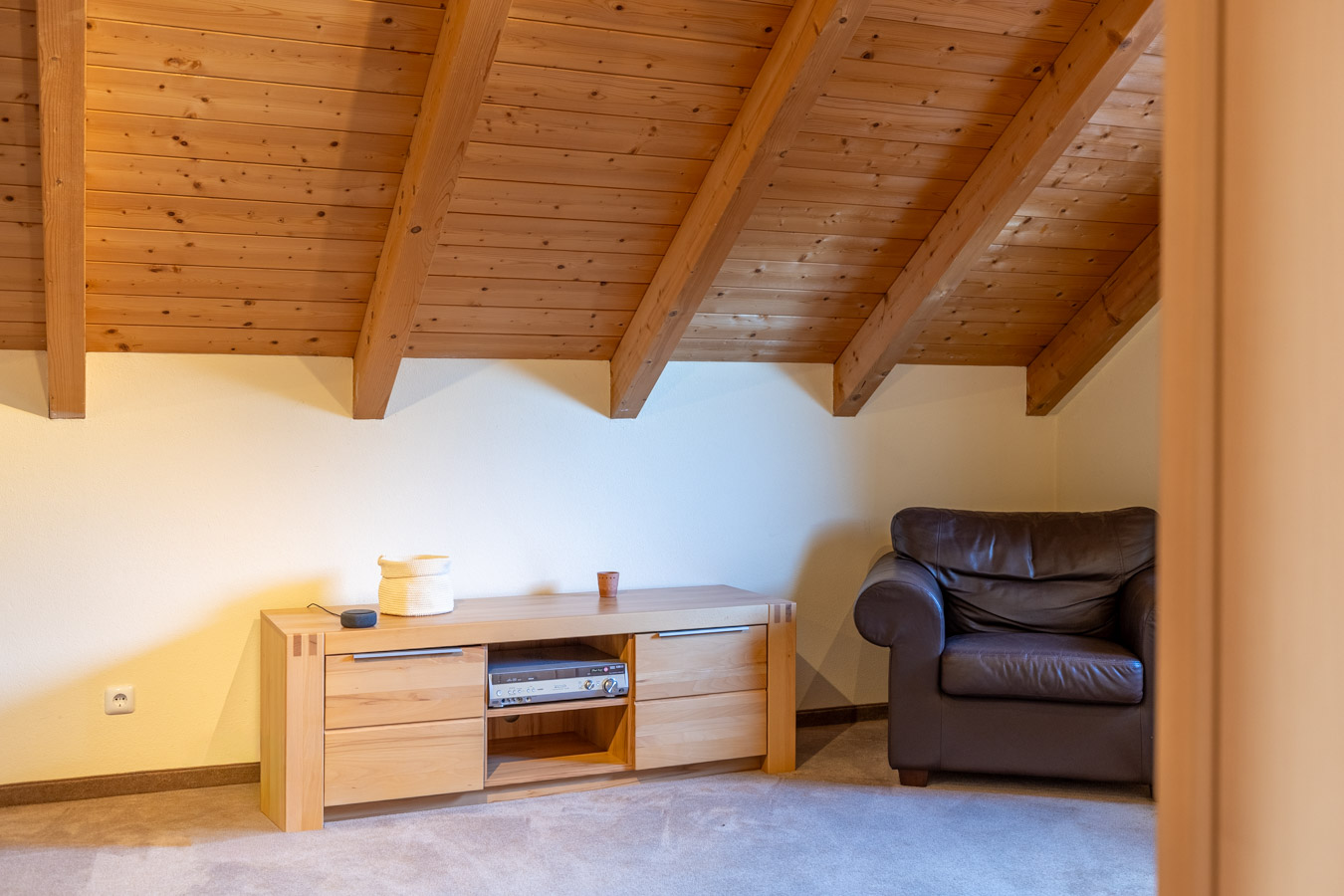 Stilvolles Einfamilienhaus mit traumhaftem Ausblick - Doppelgarage & Vollunterkellerung