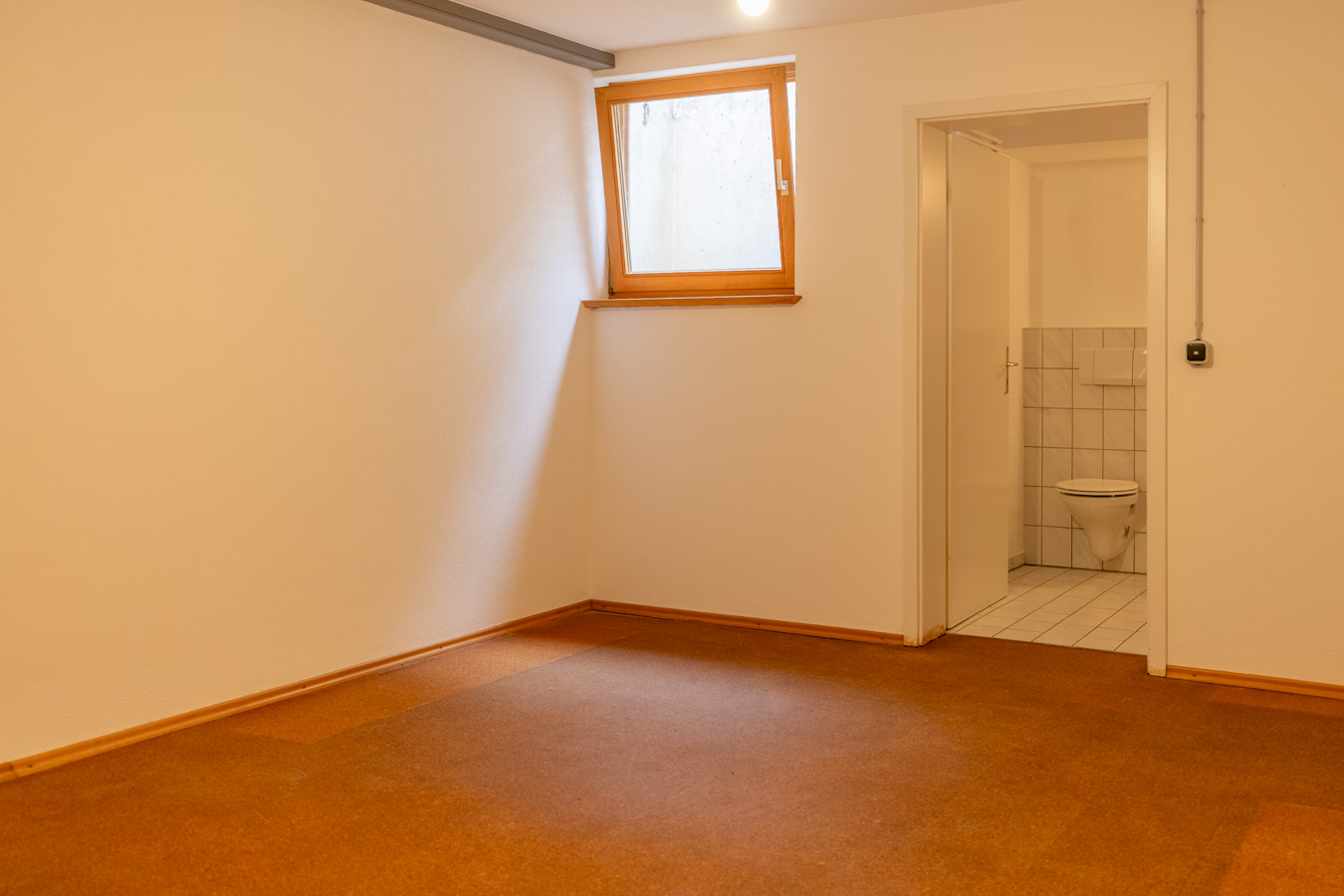 Licht - Holz & Wohngenuss – Charme pur auf drei Etagen mit Schwedenofen und stilvoller Wendeltreppe