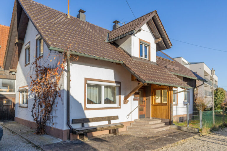 Kleines Haus, großes Potenzial: Garten, Ruhe und Charme vereint