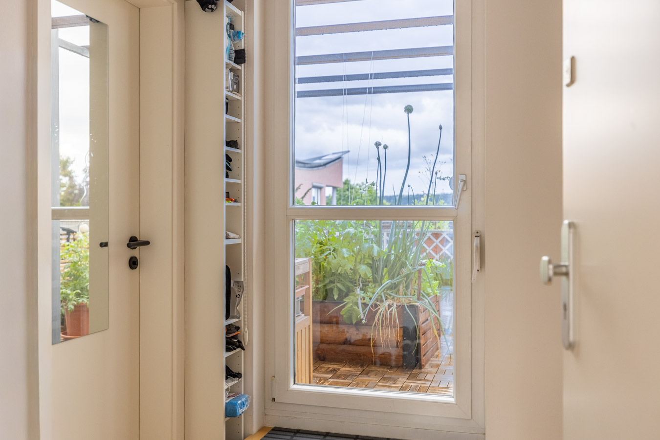 Sonne - Ruhe - Zuhause - Stilvolle Dachgeschosswohnung mit großer Südterrasse