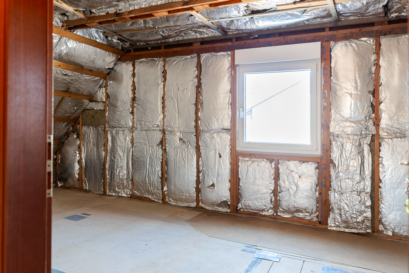 Handwerker-Projekt zur Renovierung (OKAL-Fertighaus mit PV-Anlage)