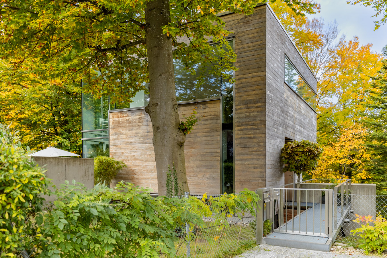 Mein Design Baumhaus - Dezent und doch imposant.