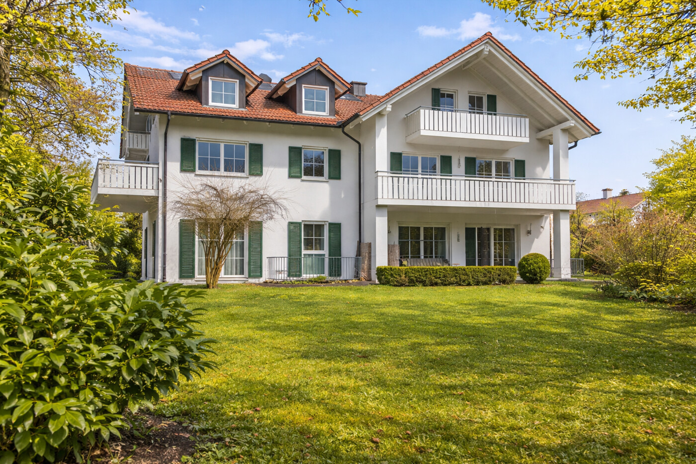 Großzügiges 3(-4) Familienhaus mit Garten - 4 Balkonen und vielseitigem Nutzungspotenzial