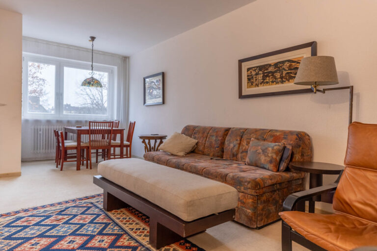 2-Zimmer-Wohnung mit guter Aufteilung, Aufzug und Balkon!