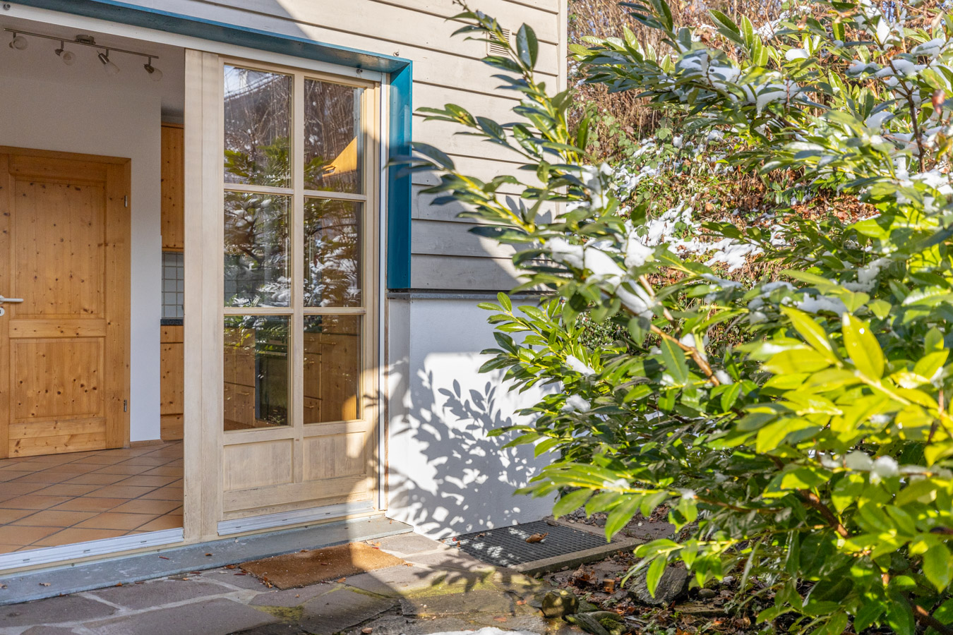 Licht - Holz & Wohngenuss – Charme pur auf drei Etagen mit Schwedenofen und stilvoller Wendeltreppe