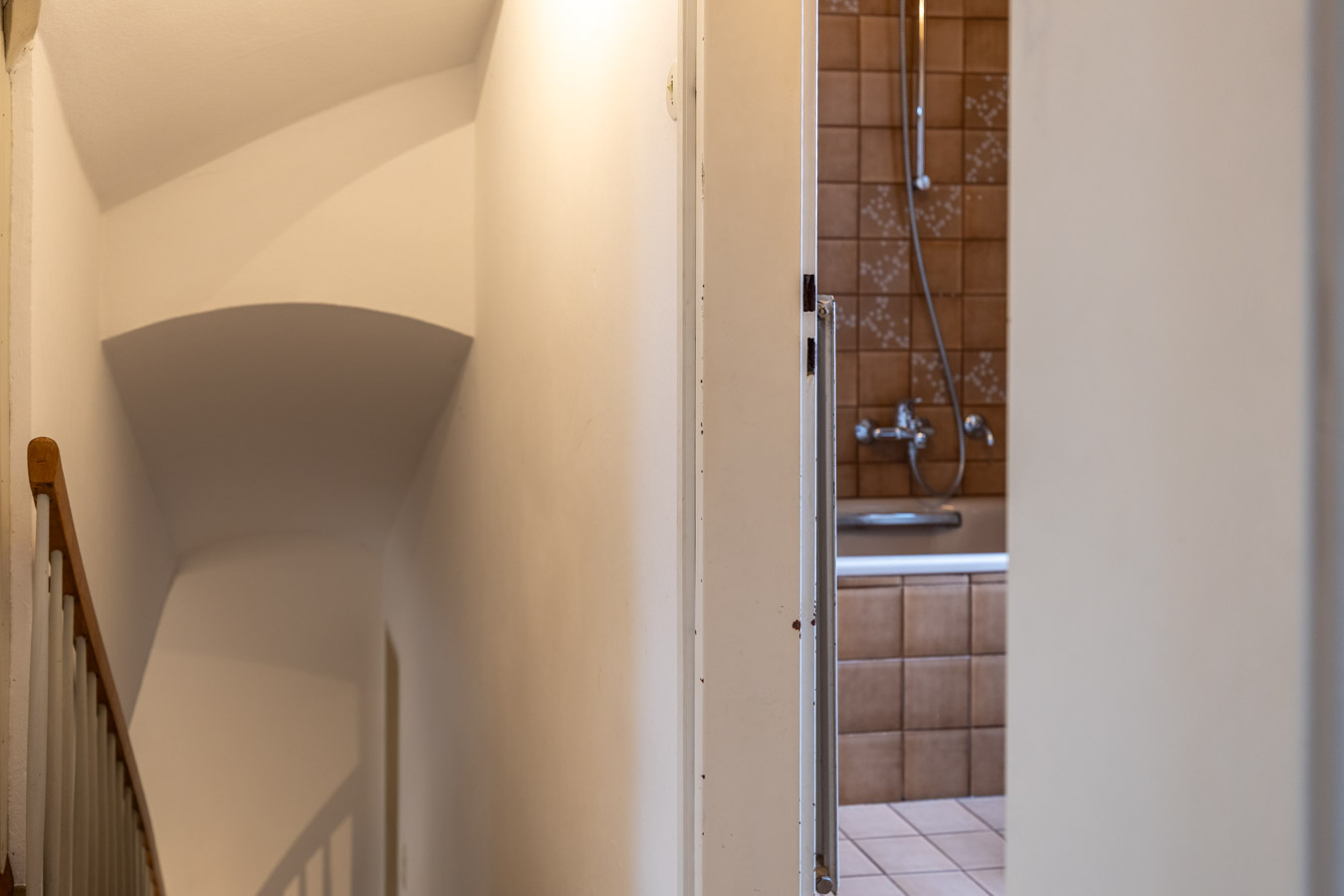 Familienidyll in Bogenhausen: Doppelhaushälfte mit sonnigem Westgarten & Grünblick