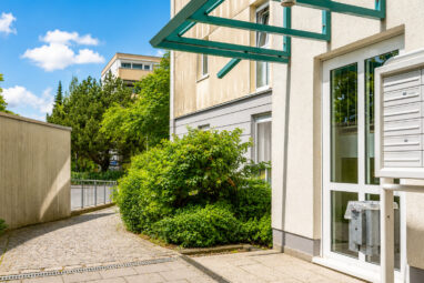 Wohnen mit Komfort: 4 Zimmer, Balkon und optimale Infrastruktur