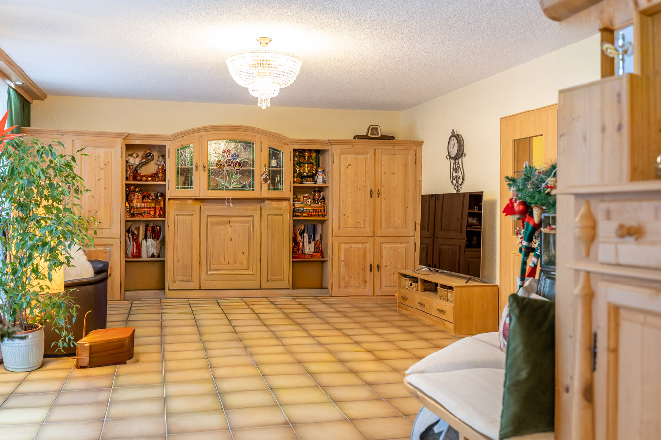 Großzügiges Wohnhaus mit Garten - Wintergarten & PV – ruhig gelegenes Raumwunder