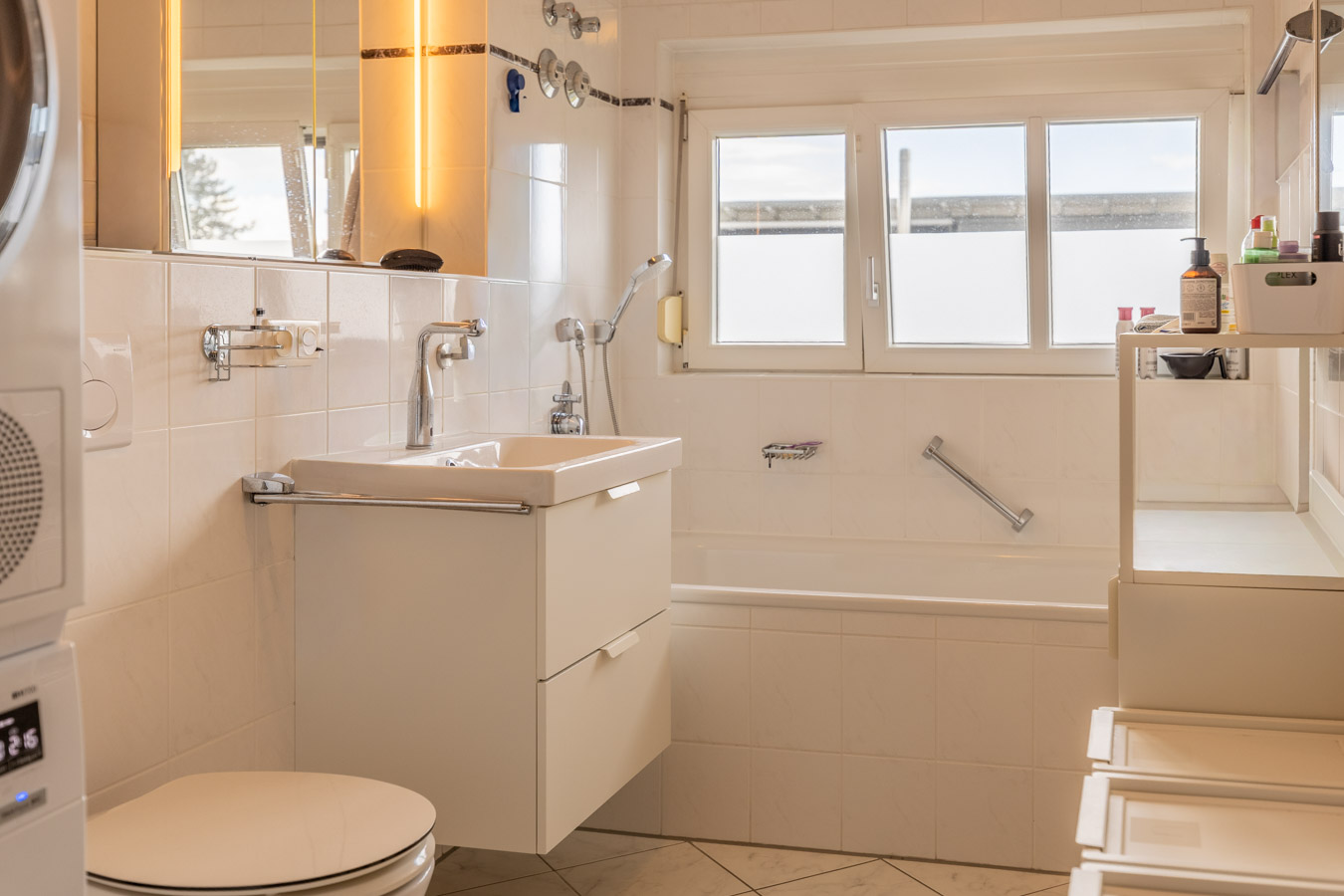 Sonne - Ruhe - Zuhause - Stilvolle Dachgeschosswohnung mit großer Südterrasse