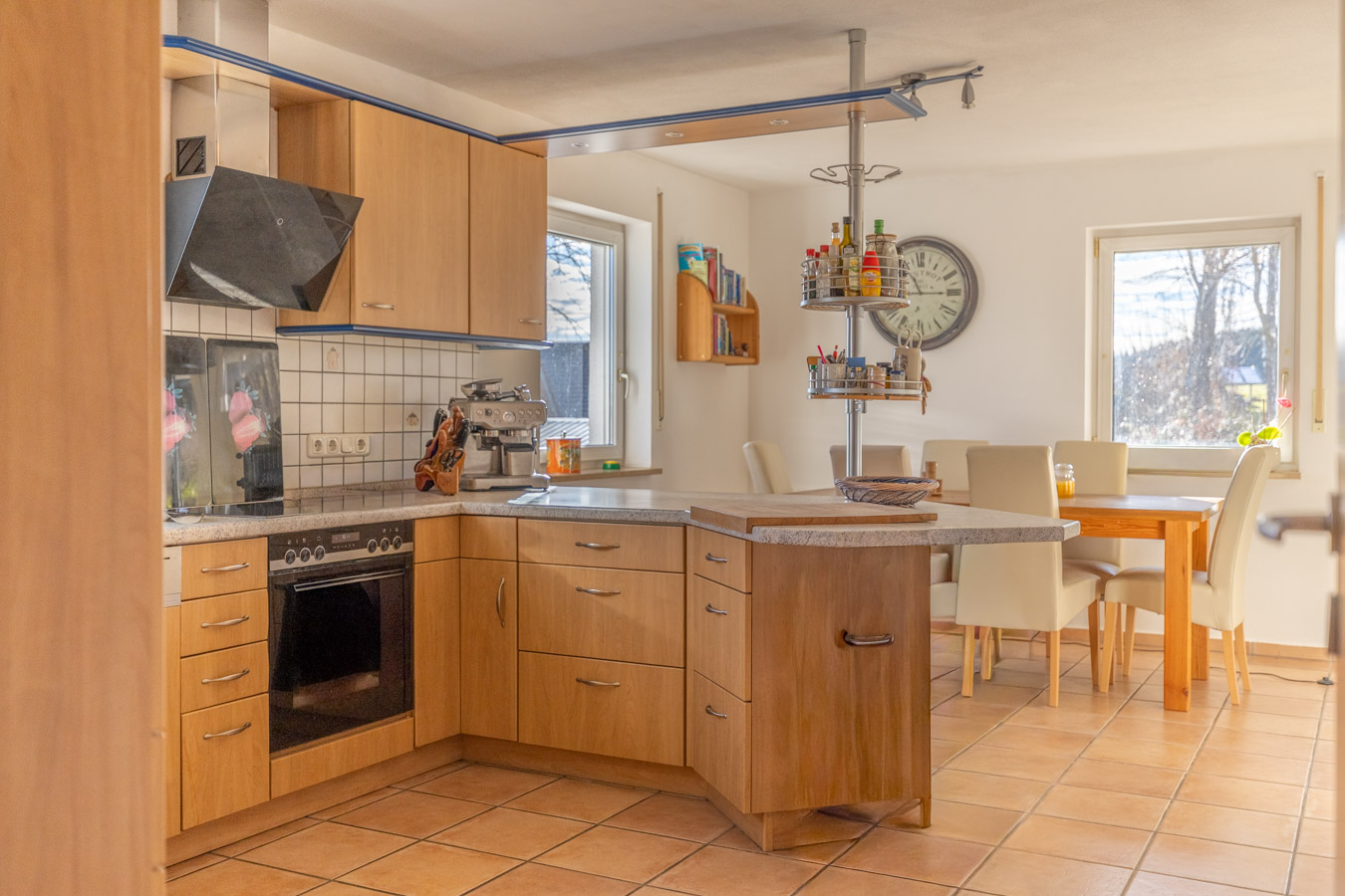 Stilvolles Einfamilienhaus mit traumhaftem Ausblick - Doppelgarage & Vollunterkellerung