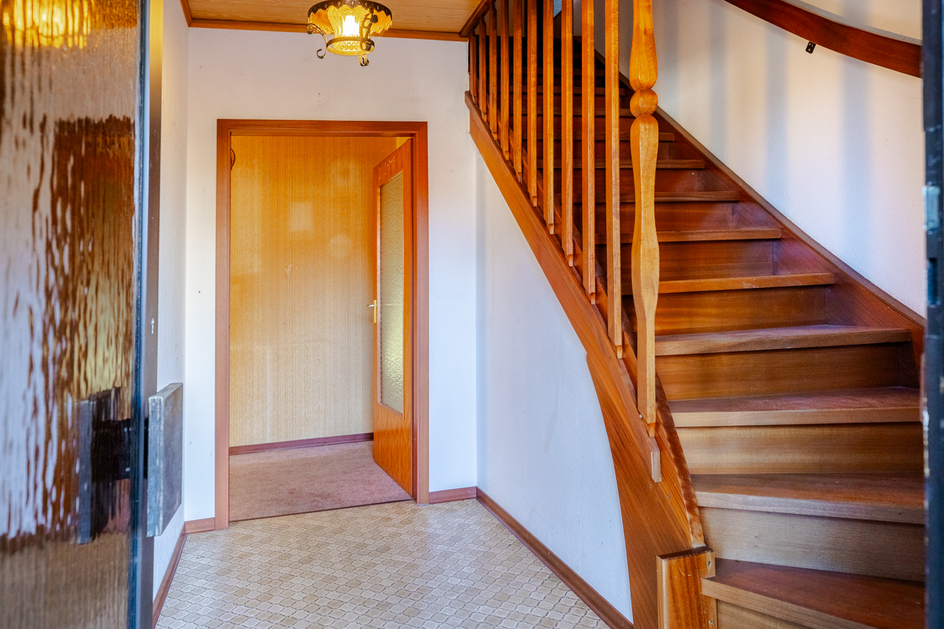 Handwerker-Projekt zur Renovierung (OKAL-Fertighaus mit PV-Anlage)