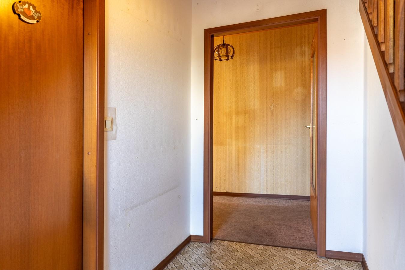 Handwerker-Projekt zur Renovierung (OKAL-Fertighaus mit PV-Anlage)