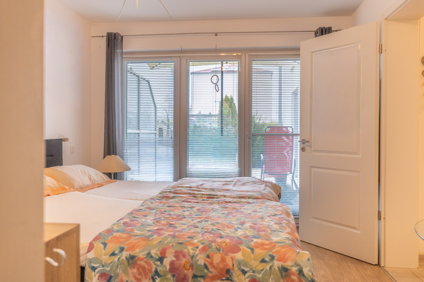 Geschmackvolle Gartenwohnung von 2013 – modern - hell und ideal gelegen