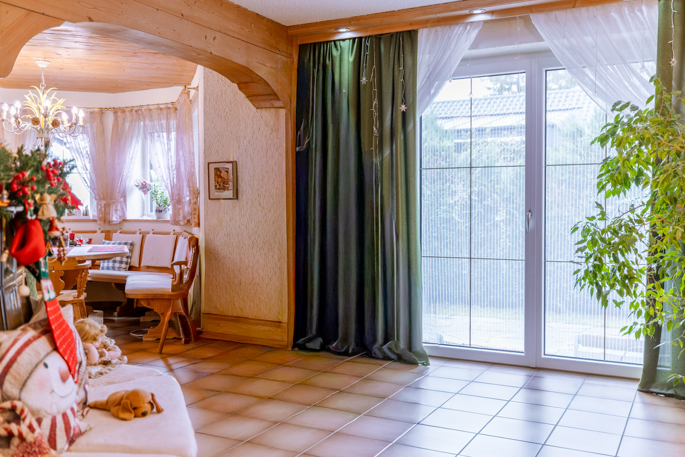 Großzügiges Wohnhaus mit Garten - Wintergarten & PV – ruhig gelegenes Raumwunder