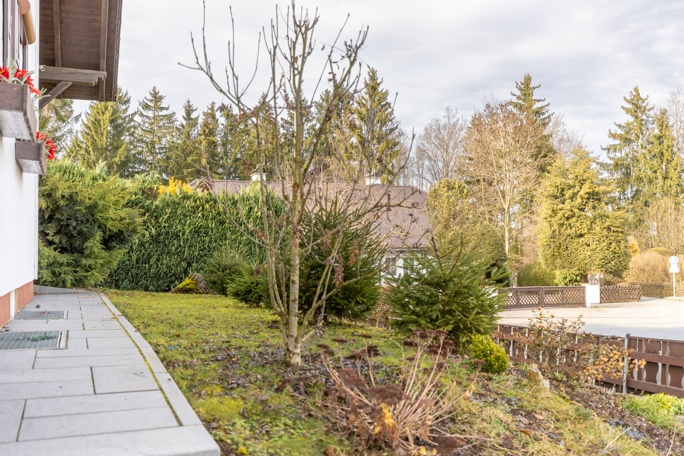 Großzügiges Wohnhaus mit Garten - Wintergarten & PV – ruhig gelegenes Raumwunder