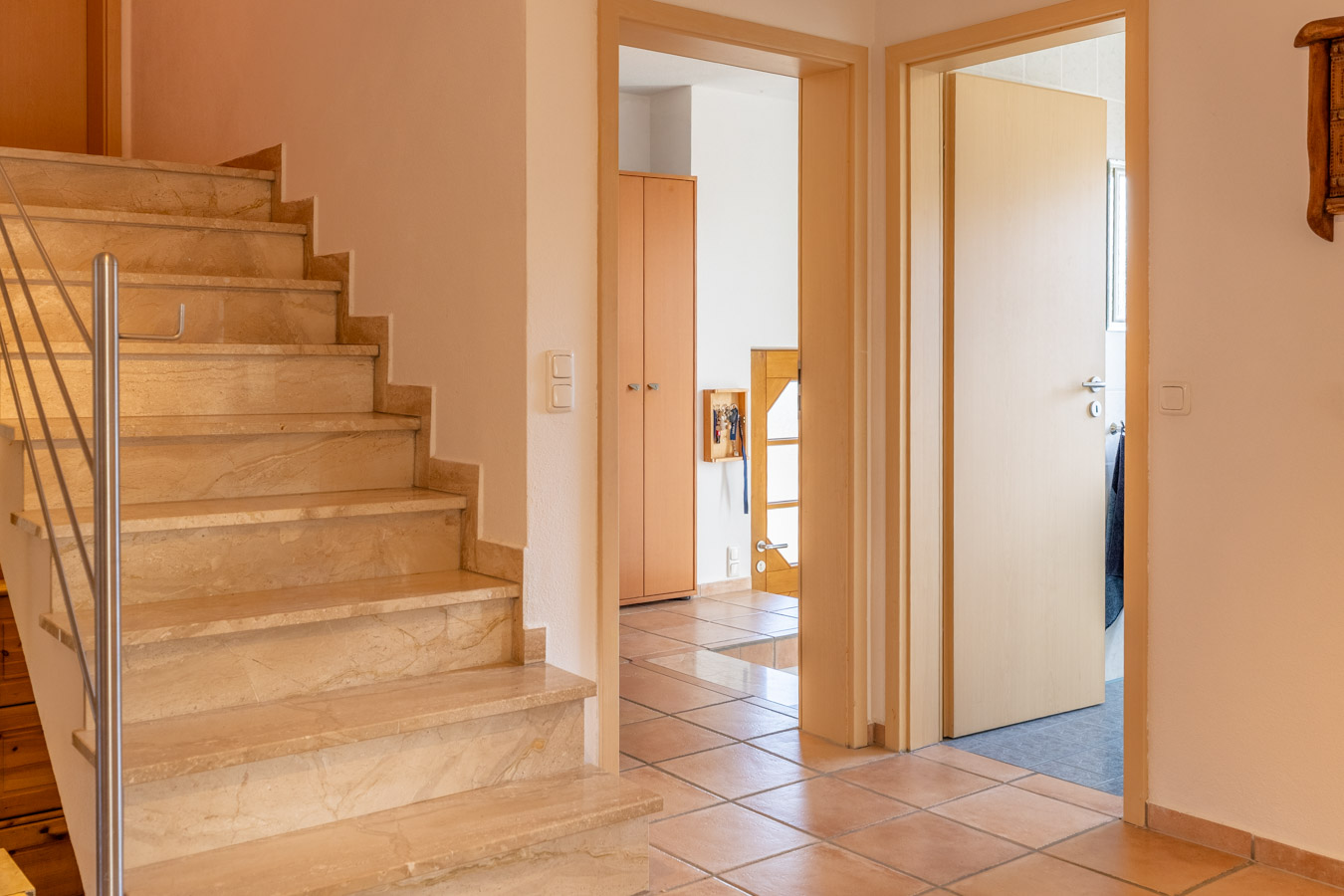 Stilvolles Einfamilienhaus mit traumhaftem Ausblick - Doppelgarage & Vollunterkellerung