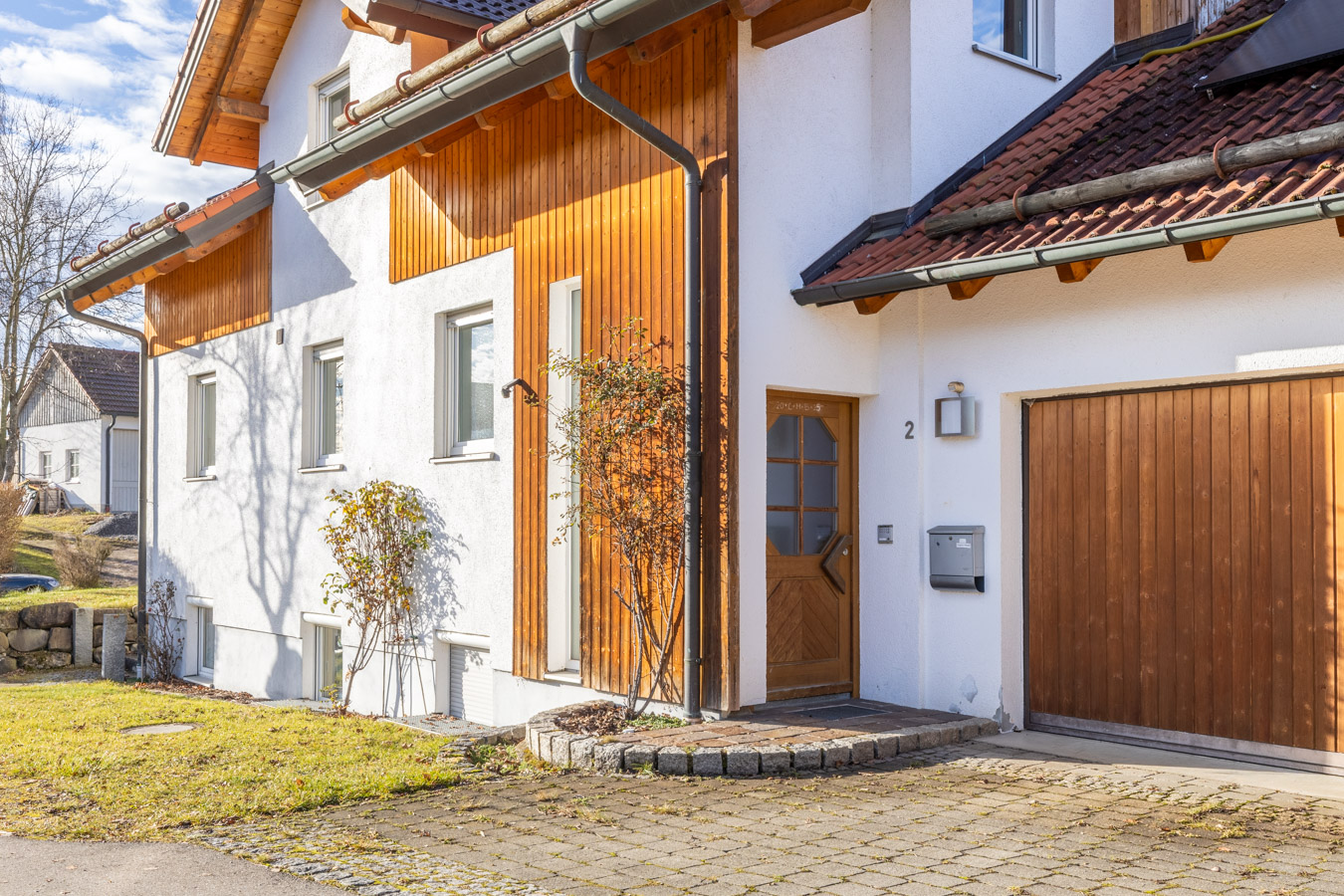 Stilvolles Einfamilienhaus mit traumhaftem Ausblick - Doppelgarage & Vollunterkellerung