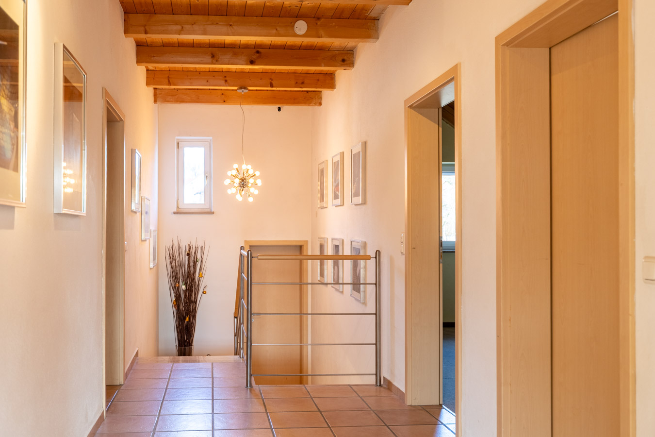 Stilvolles Einfamilienhaus mit traumhaftem Ausblick - Doppelgarage & Vollunterkellerung