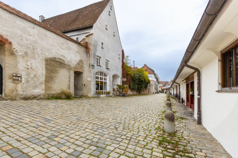 Ein bezauberndes Altstadthaus mit vor-genehmigter Ausbau-Reserve, 1992 kernsaniert