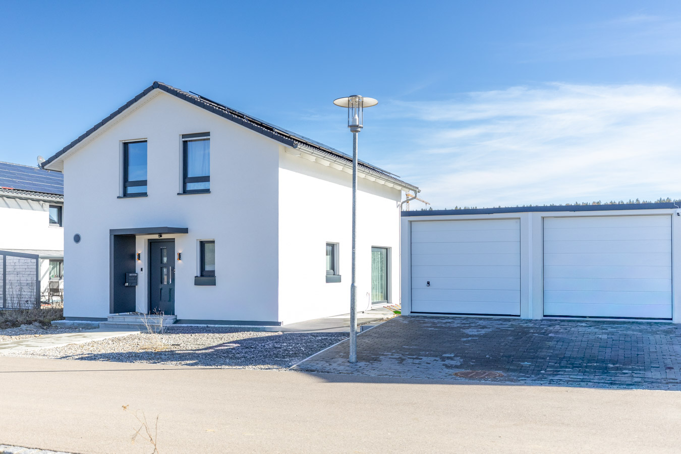 Neues und Nachhaltiges Einfamilienhaus mit geschmackvoller Ausstattung im Neubaugebiet.