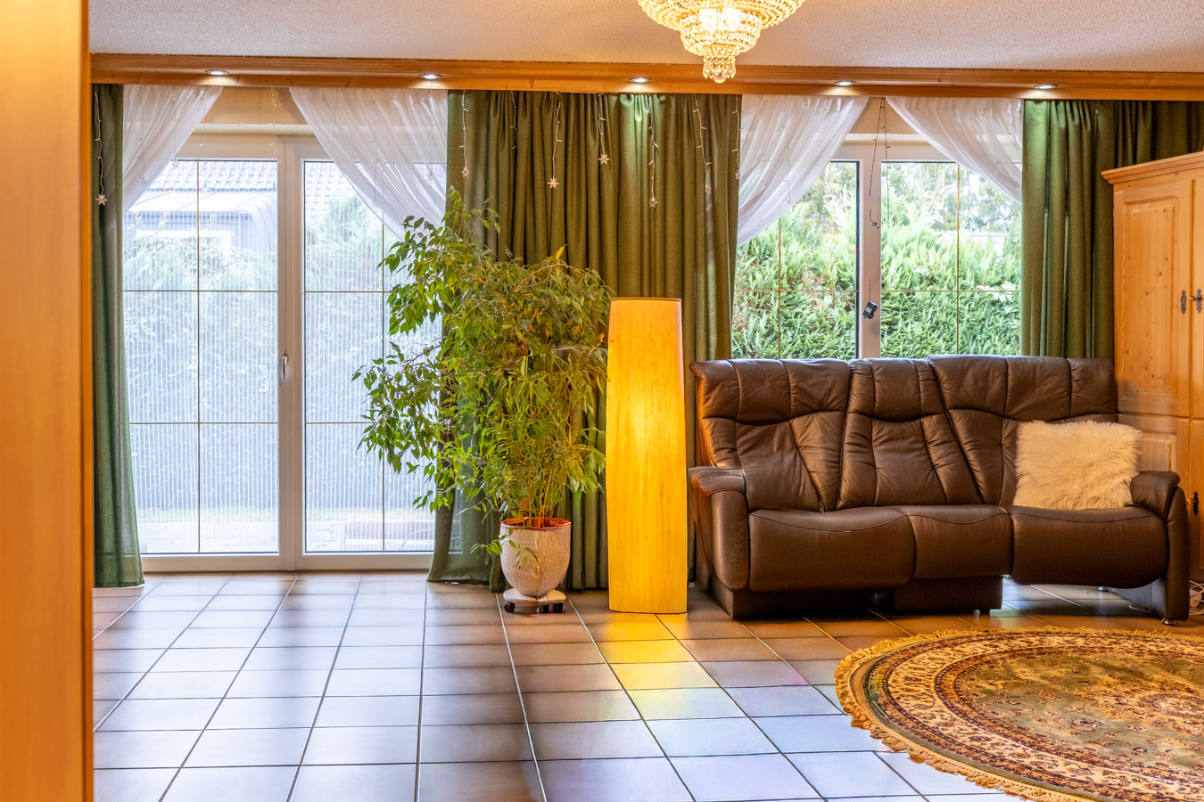 Großzügiges Wohnhaus mit Garten - Wintergarten & PV – ruhig gelegenes Raumwunder