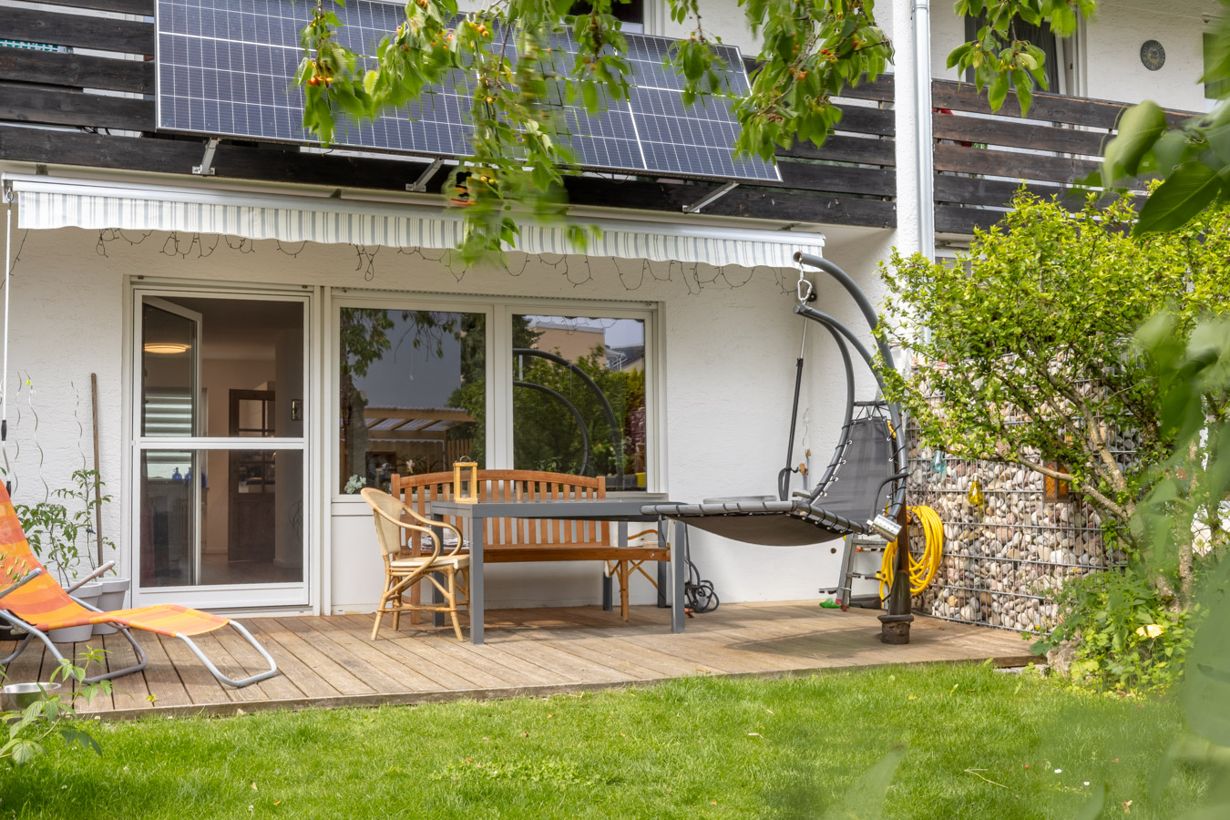 Einziehen und Wohlfühlen: Lichtdurchflutetes Reihenmittelhaus mit Südgarten