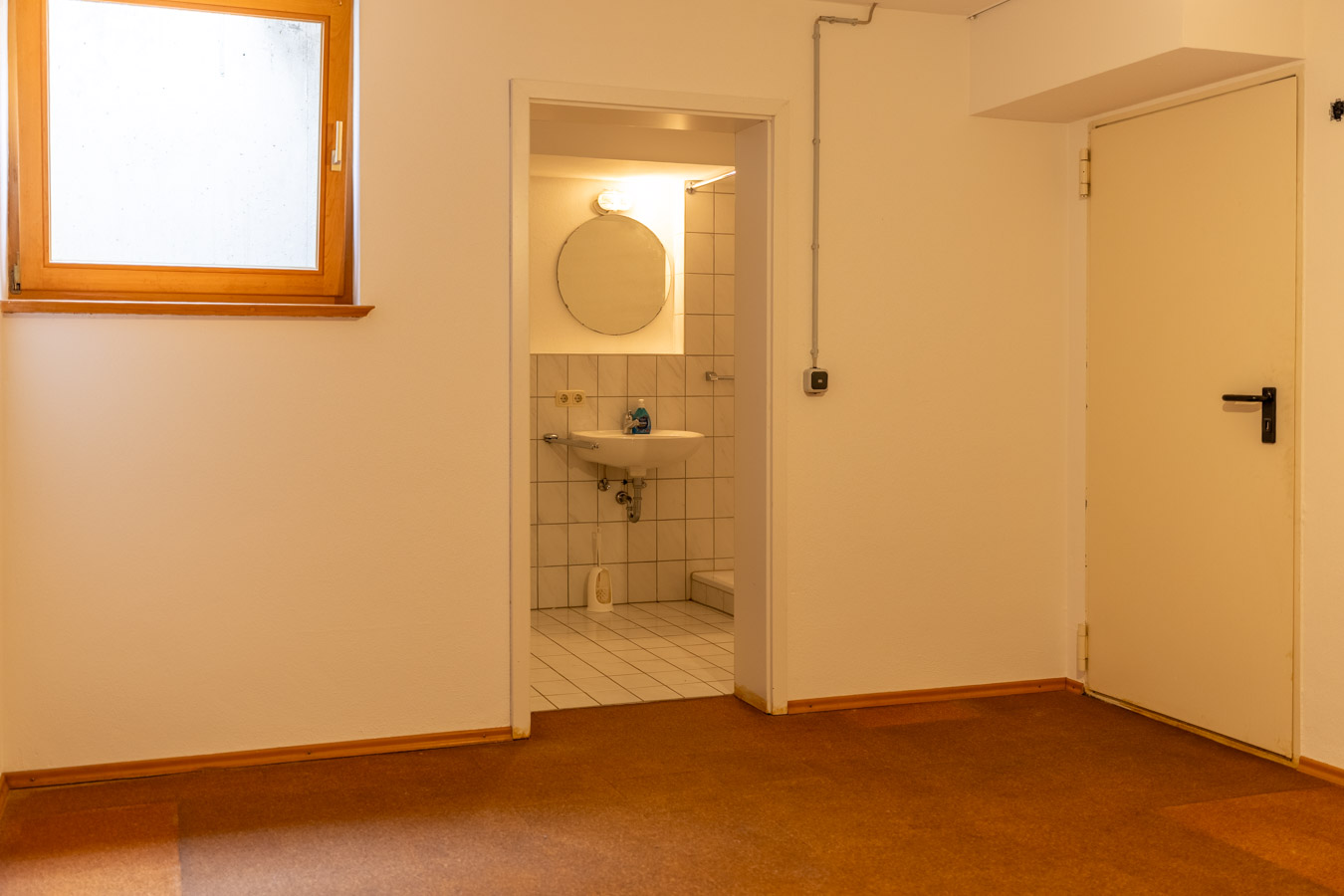 Licht - Holz & Wohngenuss – Charme pur auf drei Etagen mit Schwedenofen und stilvoller Wendeltreppe