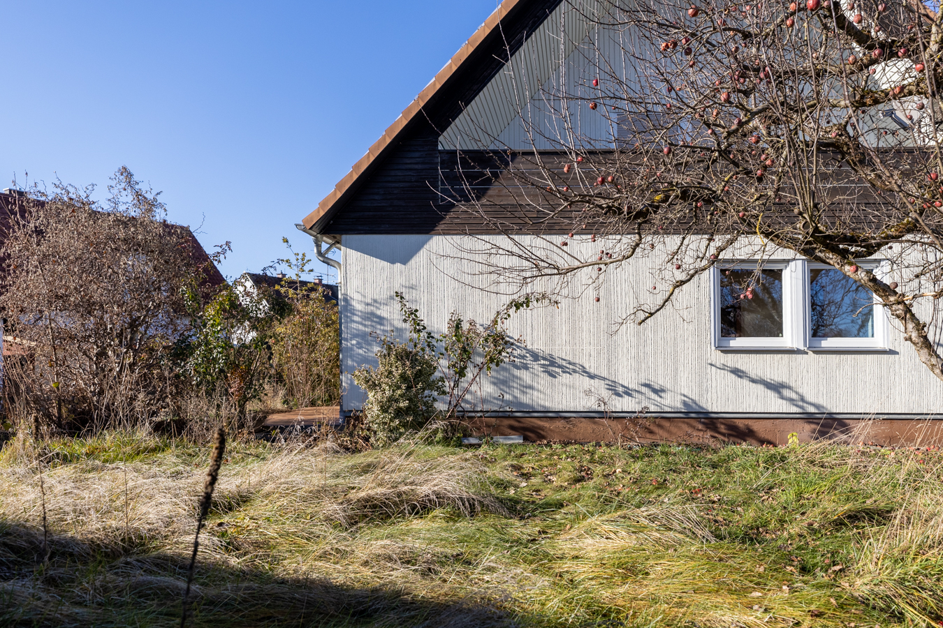 Handwerker-Projekt zur Renovierung (OKAL-Fertighaus mit PV-Anlage)
