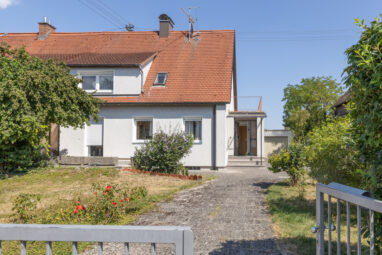 Viel Platz zum Leben – Familienhaus mit sonnigem Garten und Terrasse