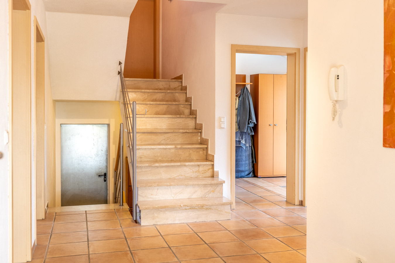 Stilvolles Einfamilienhaus mit traumhaftem Ausblick - Doppelgarage & Vollunterkellerung